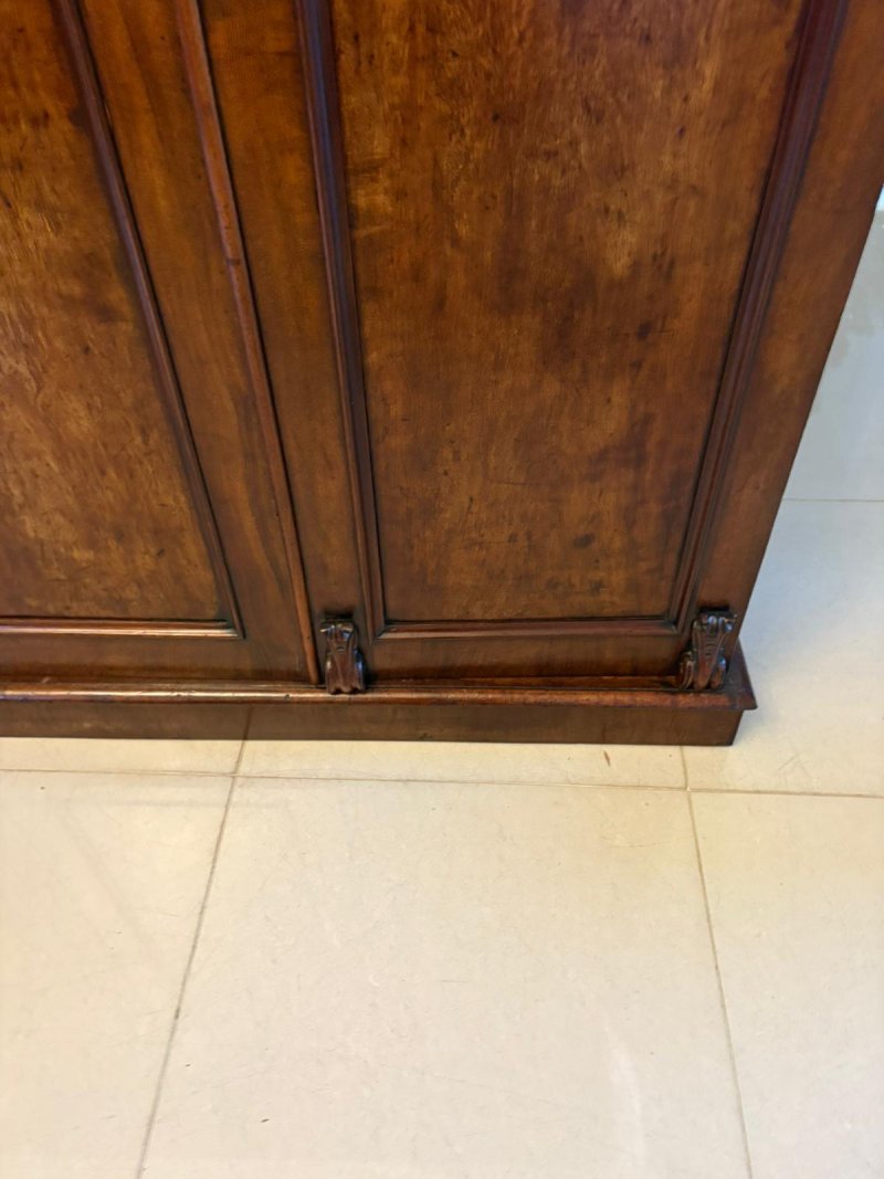 Antique Victorian Quality Figured Mahogany Three Door Wardrobe - Image 7